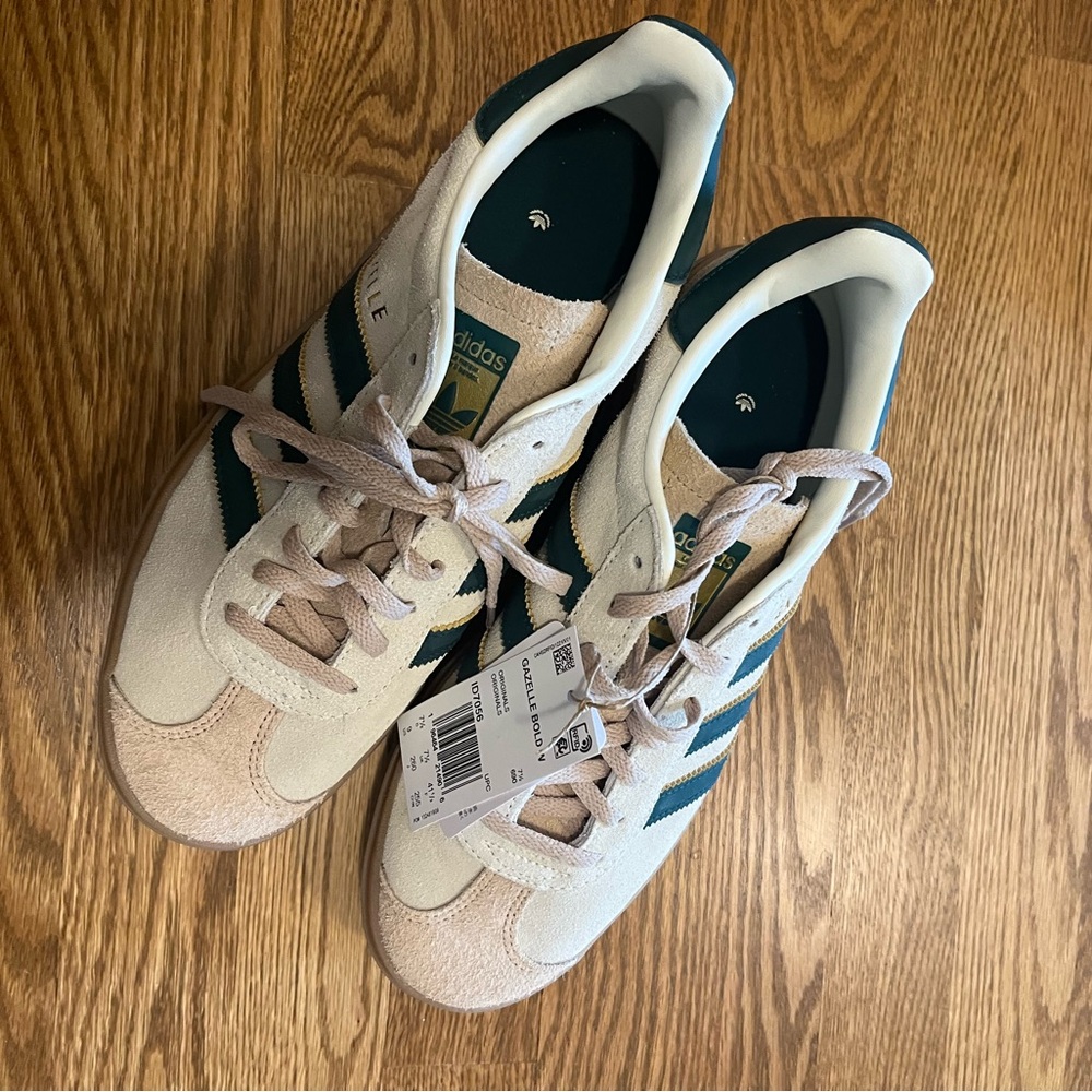 NWT Adidas Bold Gazelle Cream and Green W9 (no box)